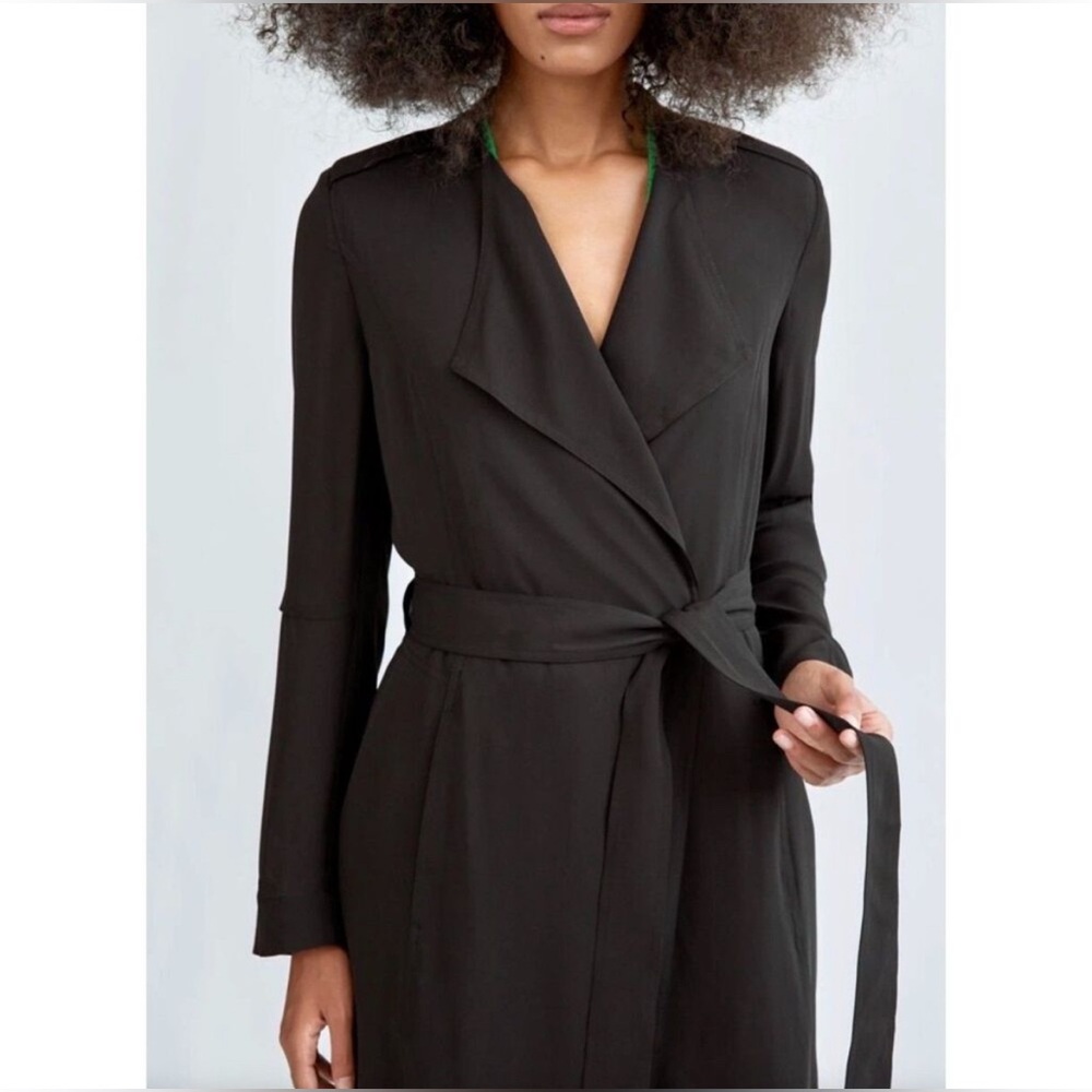 Aritzia Babaton NWT trench/jacket